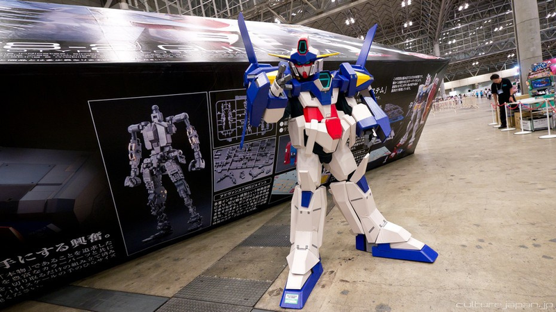 Illustration for article titled The World's Largest Gundam Box Is Pretty Damn Big